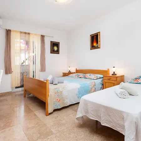 Luna Tsuki Seven Apartmanhotel Rovinj